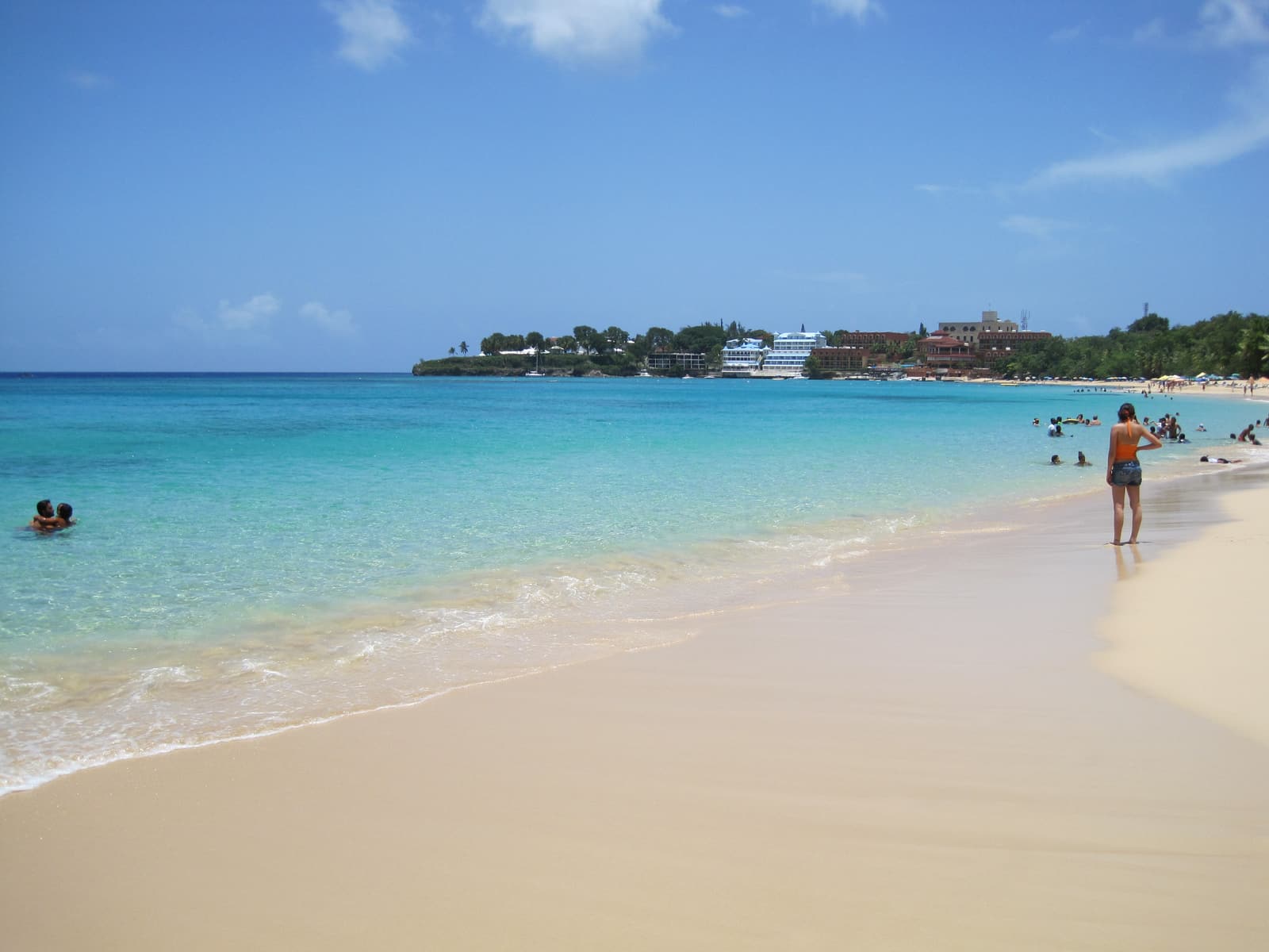 Turquoise water and pale sand at Playa Sosúa